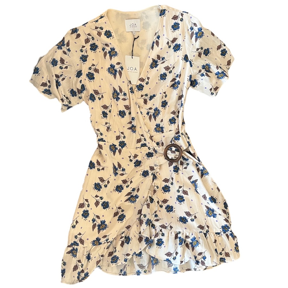 J.O.A Floral Beige/Cream Wrap Mini Dress Size Small